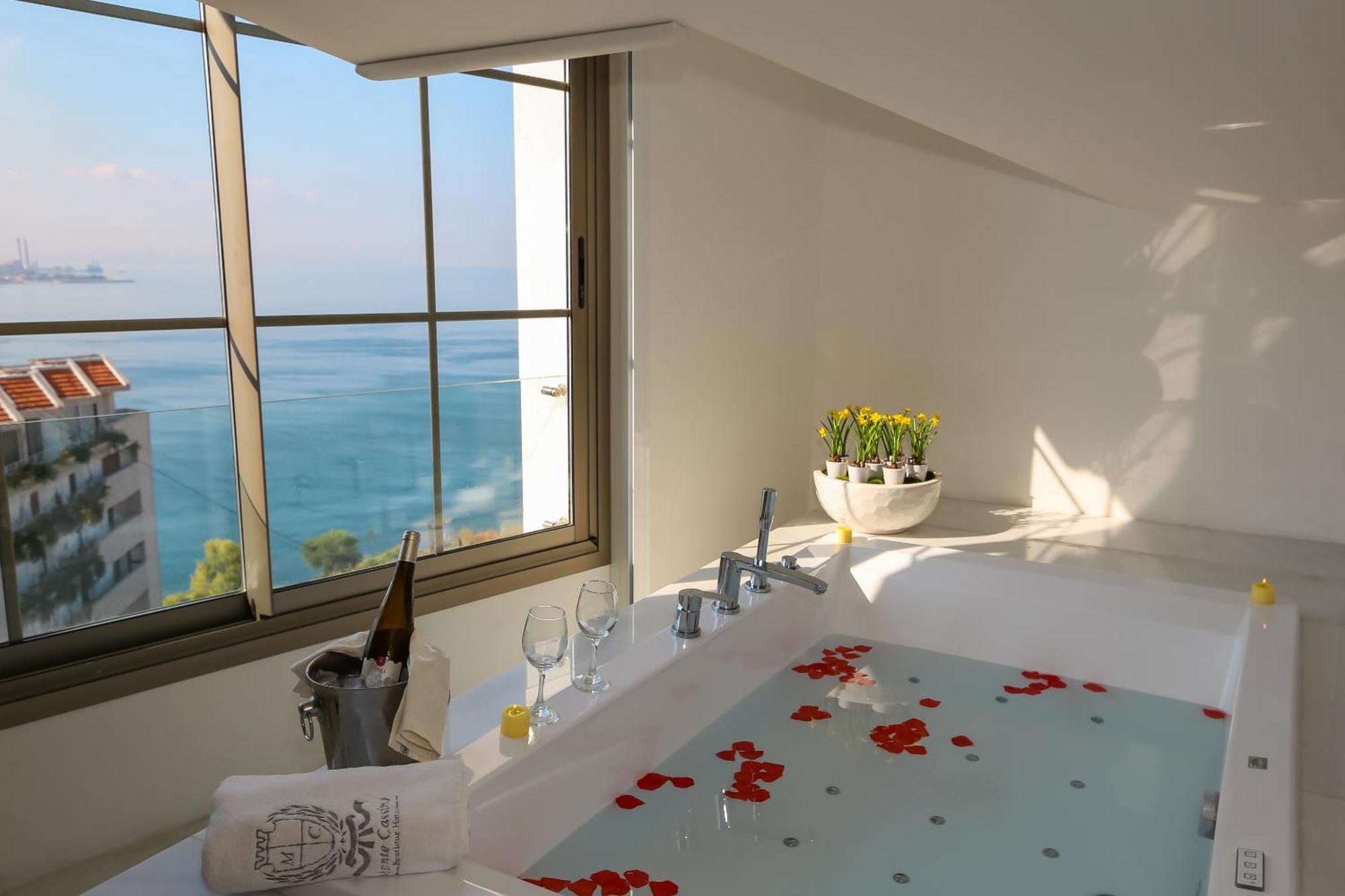 Hotel Monte Cassino Jounieh Esterno foto