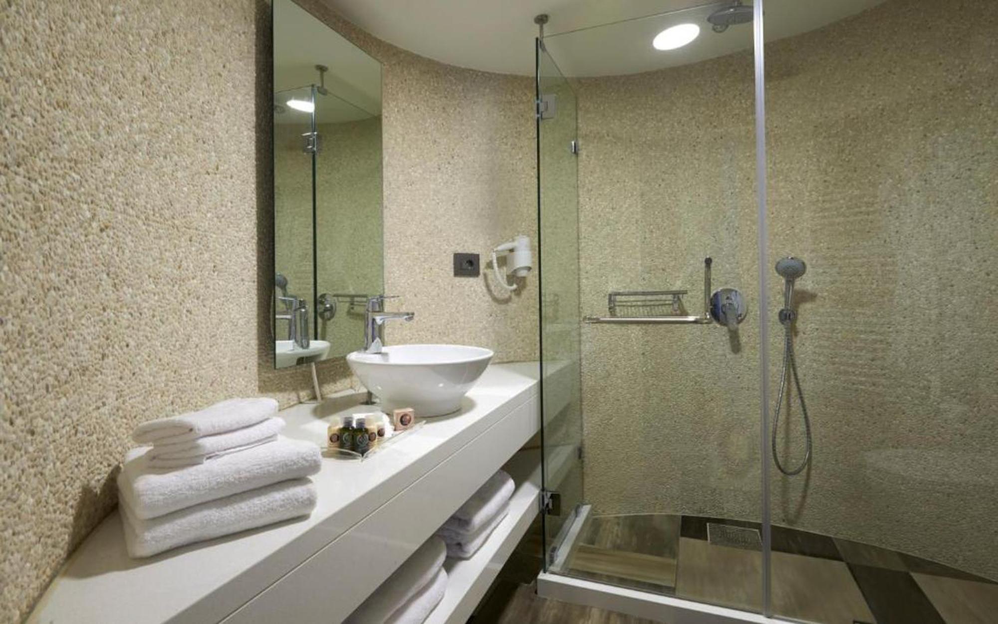 Hotel Monte Cassino Jounieh Esterno foto