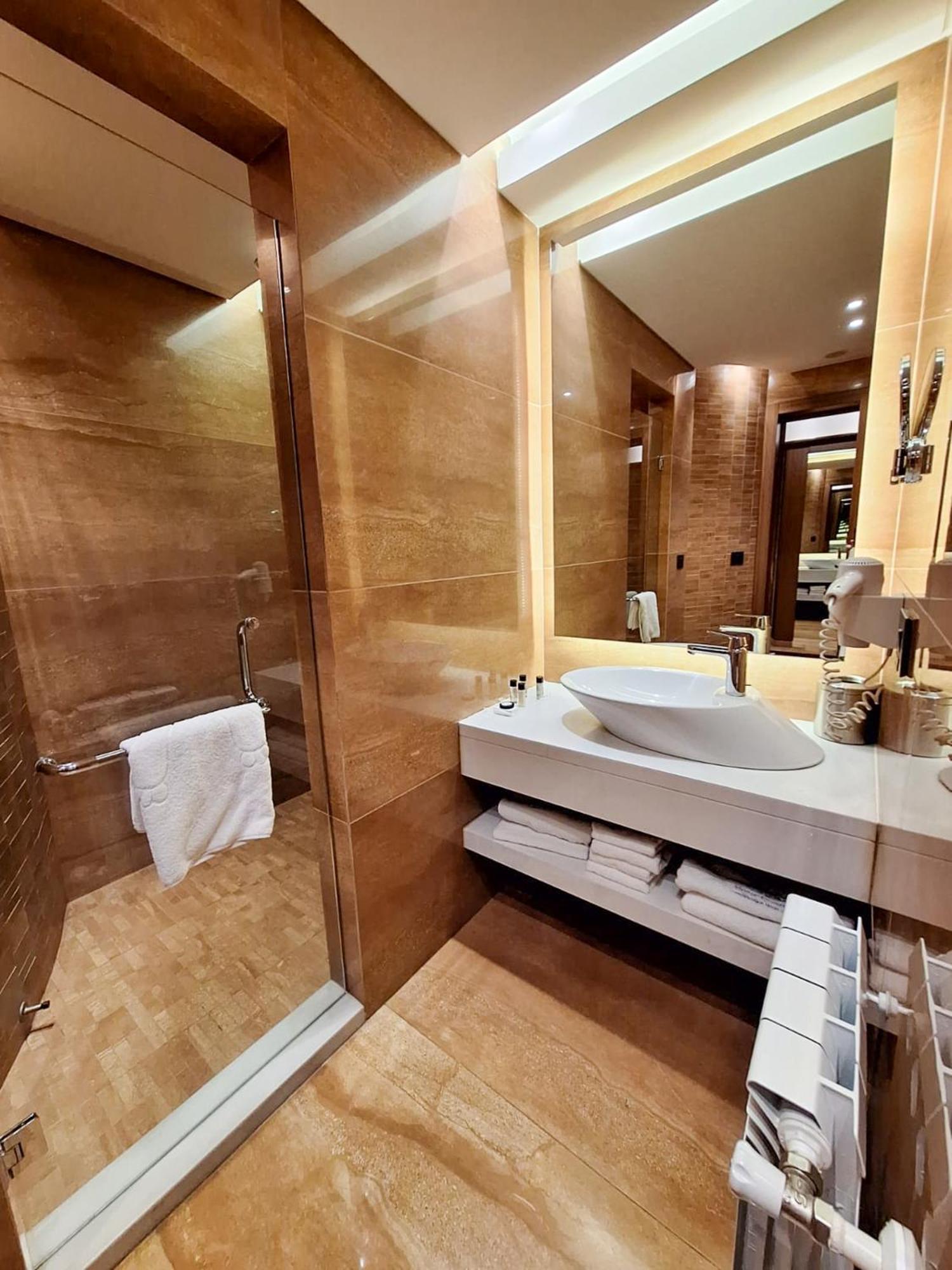 Hotel Monte Cassino Jounieh Esterno foto