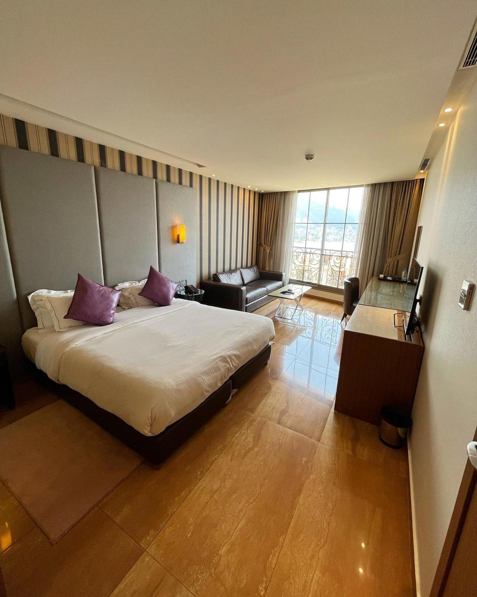 Hotel Monte Cassino Jounieh Esterno foto