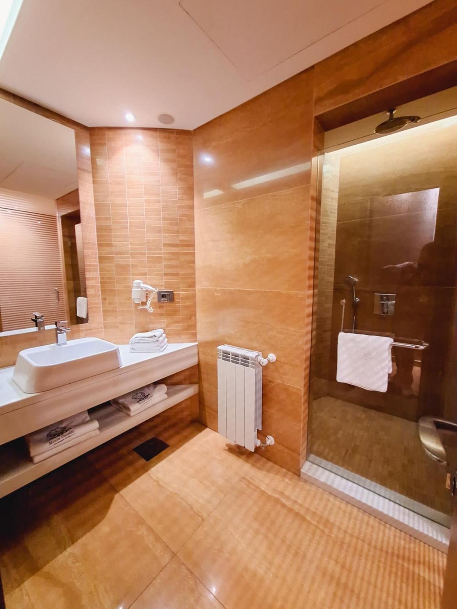 Hotel Monte Cassino Jounieh Esterno foto